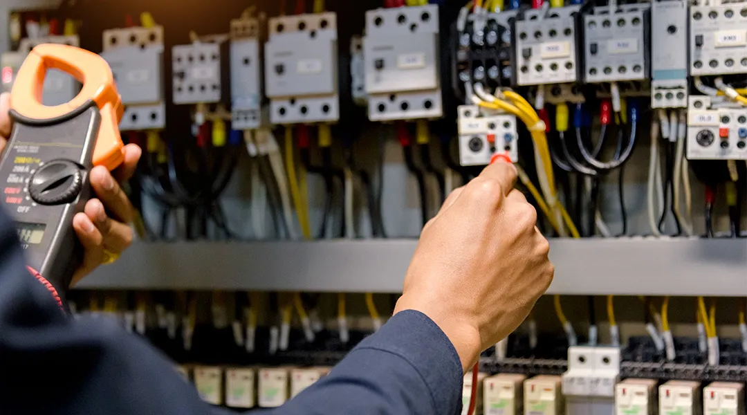 Electrical contractor planning a Facebook ad campaign