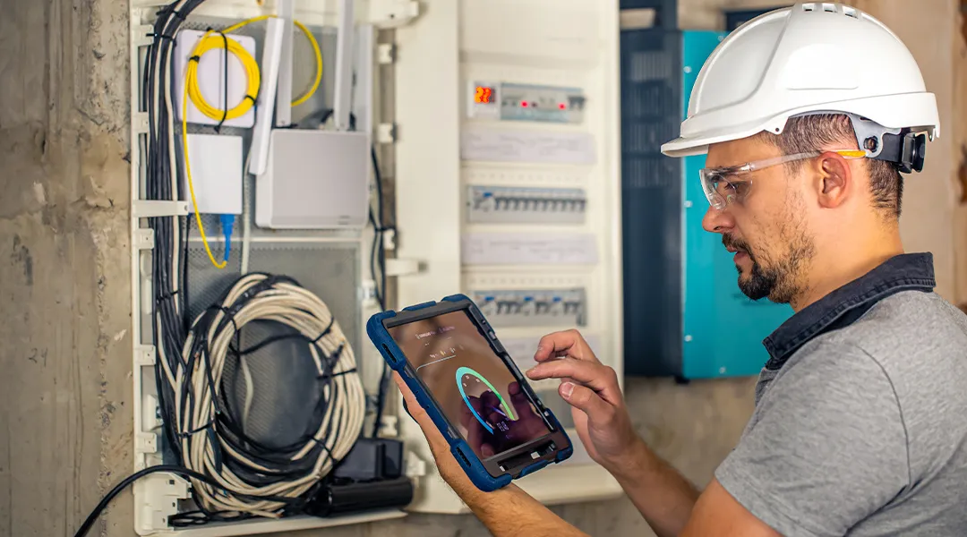 Electrician time tracking app features